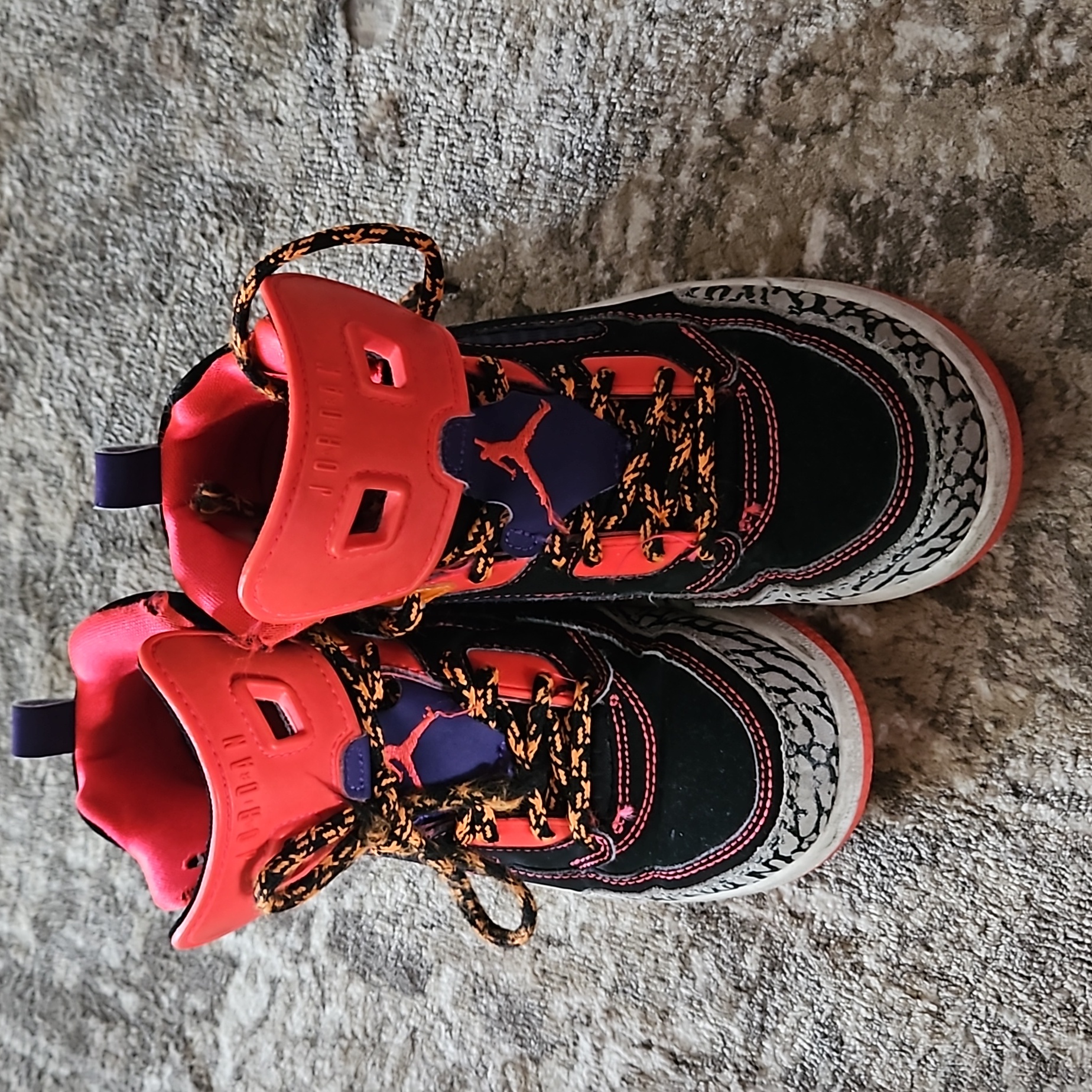 Air Jordan Tasmanian Devil Sneakers Size 3
